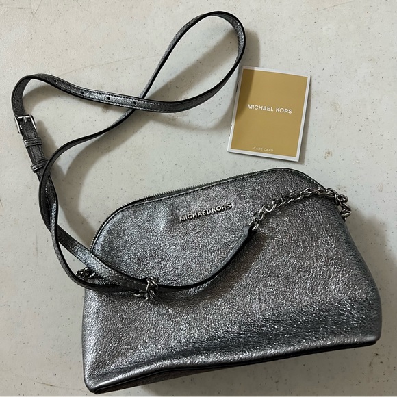 Michael Kors LT Pewter LG Dome Crossbody Leather Bag - Picture 3 of 14